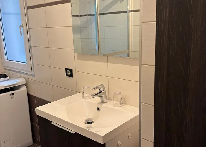 Heart Of Saint-louis - Airport, Station, Borders